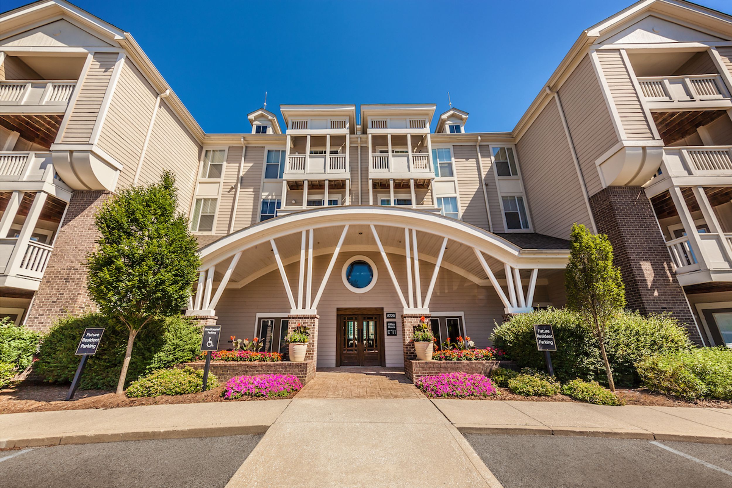 Front entrance into the leasing office
