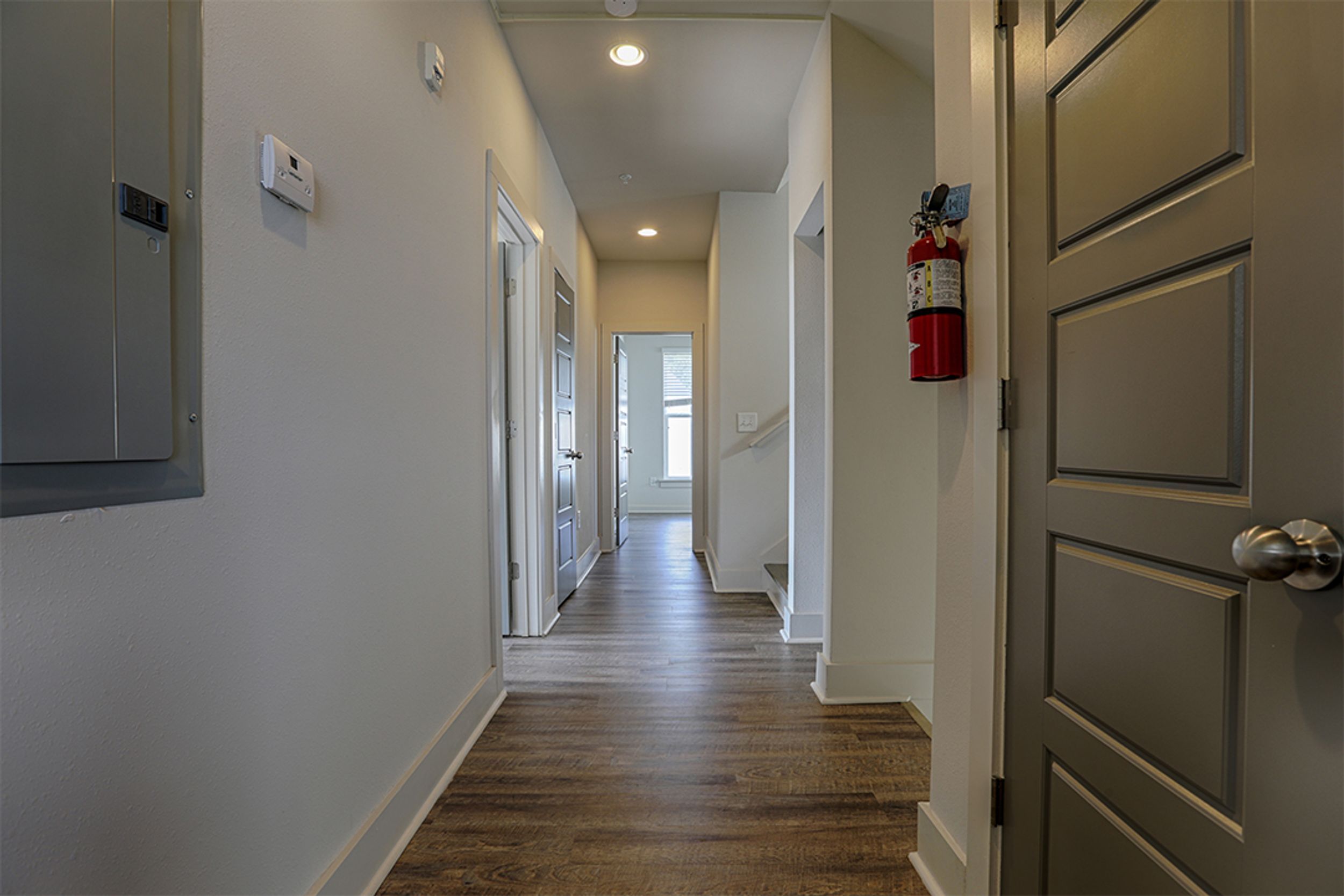 5x5 Highlands hallway