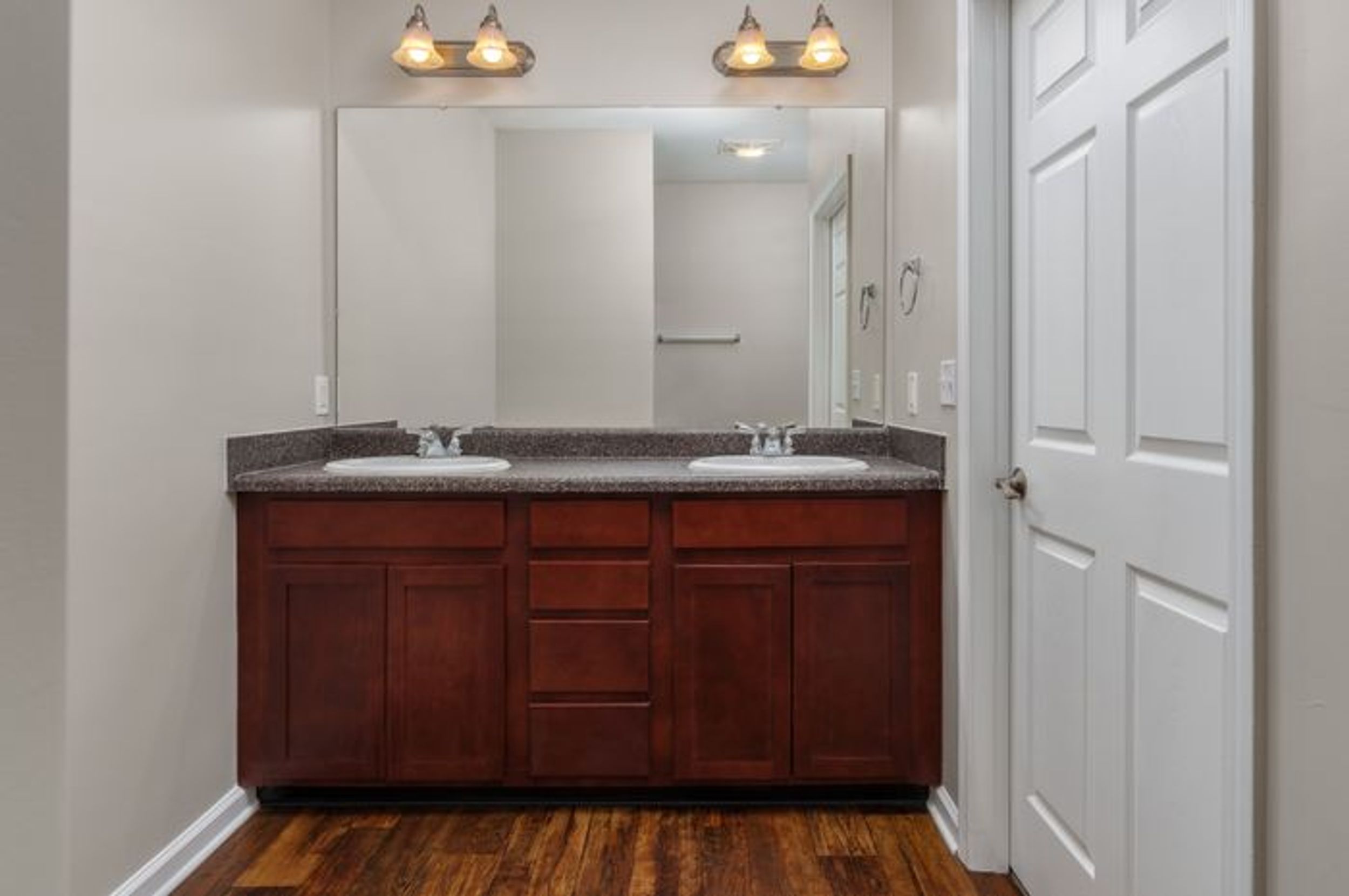 spec-1733883927182-100 THORNTON MASTER BATH 1.jpeg