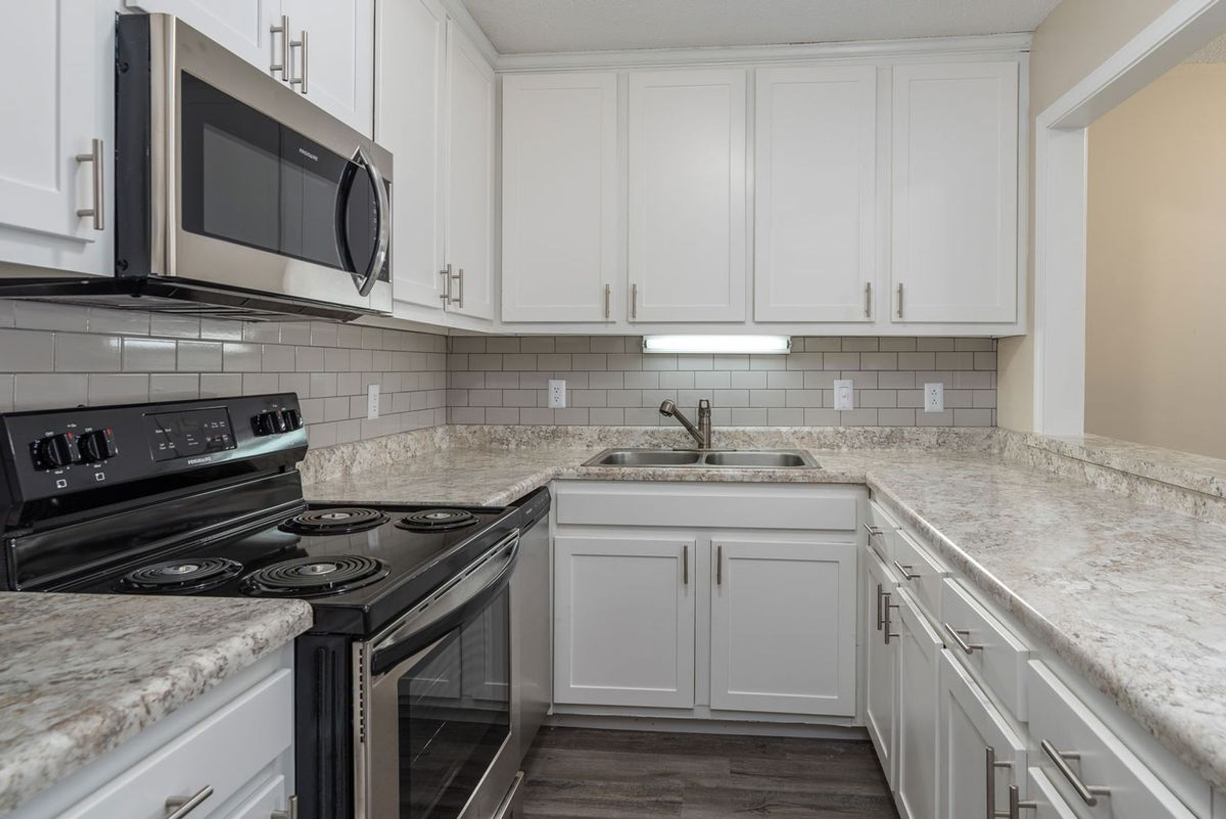 large-1736539079012-512-B-S-Mendenhall-Kitchen-3_web.jpg