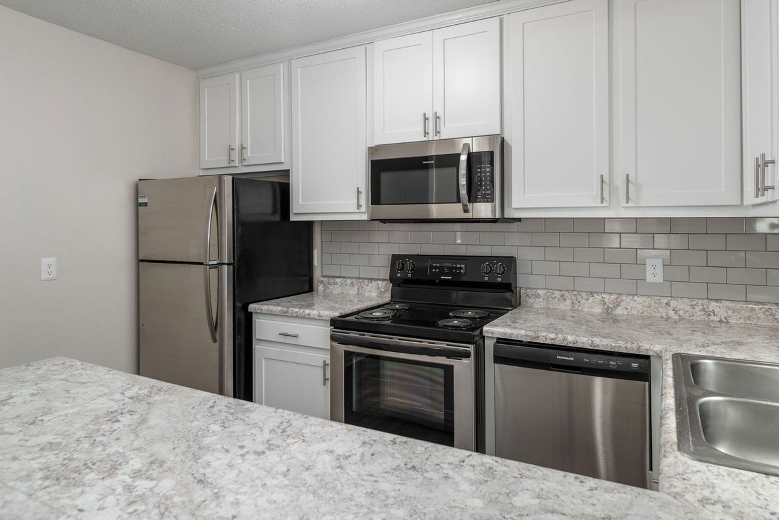 large-1736539087038-512-B-S-Mendenhall-Kitchen-4_web.jpg