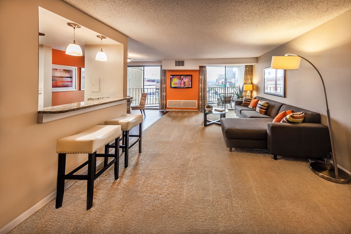 Spacious Living area and Breakfast Bar