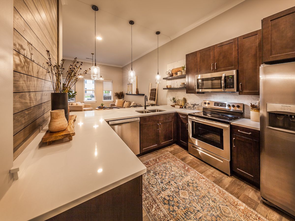 Bright Kitchen Layout