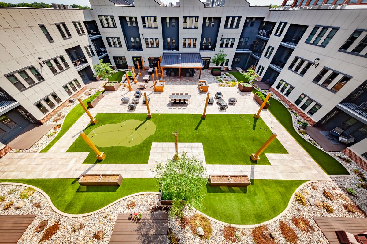 Sundeck with Putting Green