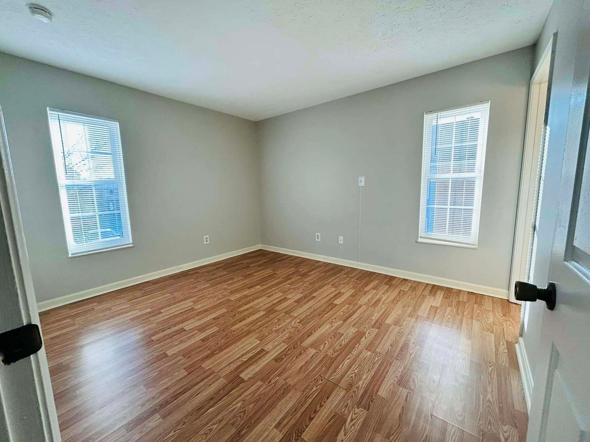 Townhouse Apartments