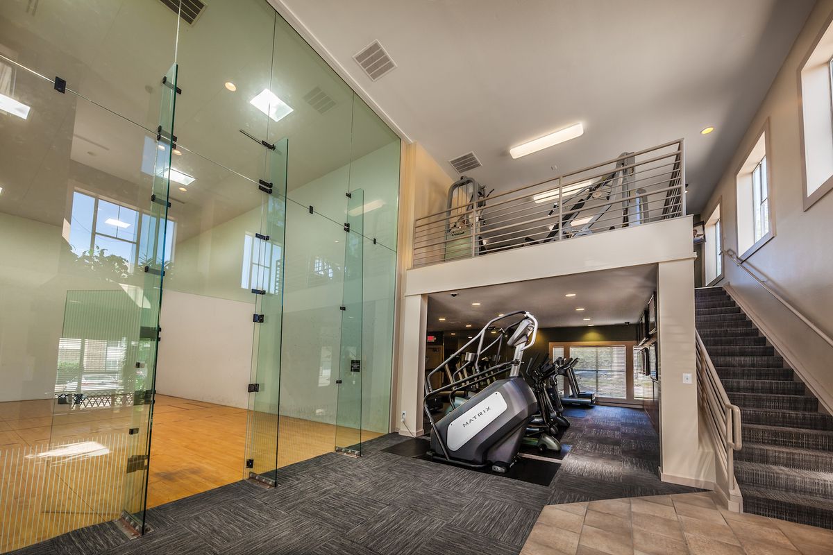Front entrance into the leasing office