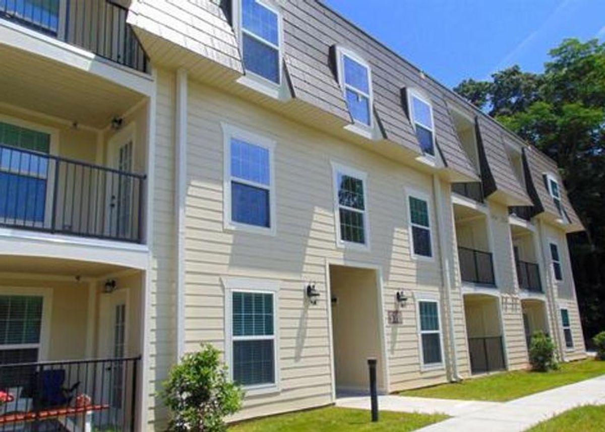 Courtyard Commons and II